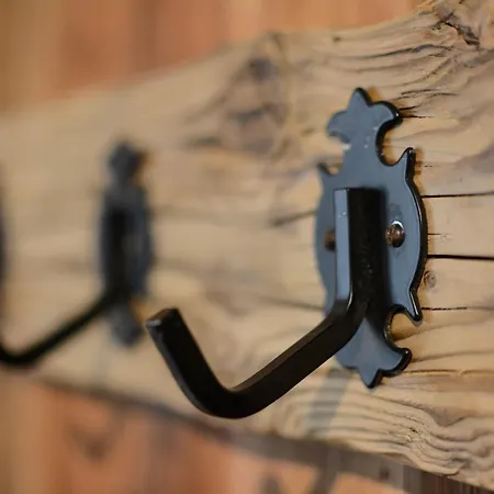 Adelheid Keusche - In Σαλέ *